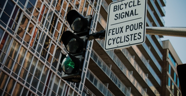 Un feu de signalisation pour les cyclistes au centre-ville