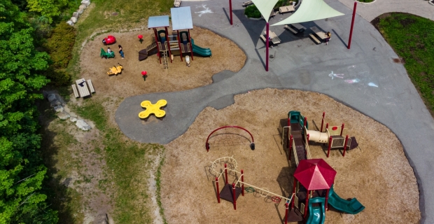 Prise de vue par drone d’une aire de jeux d’eau au Complexe récréatif Richcraft